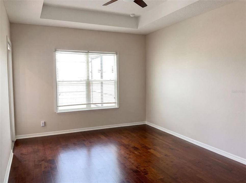 For Sale: $549,000 (3 beds, 2 baths, 1904 Square Feet)