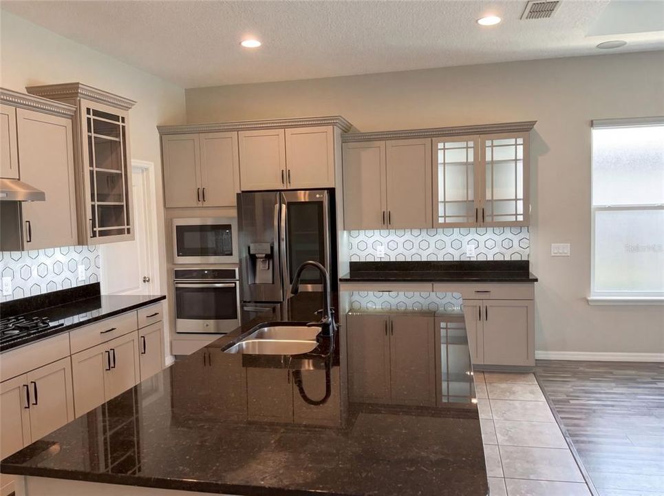 For Sale: $549,000 (3 beds, 2 baths, 1904 Square Feet)
