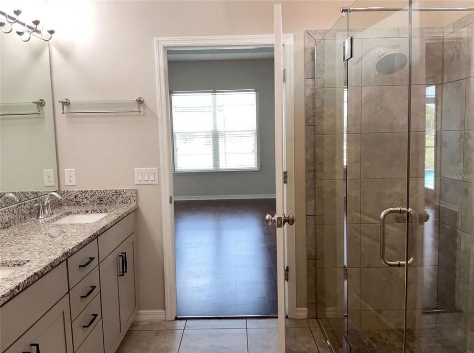 For Sale: $549,000 (3 beds, 2 baths, 1904 Square Feet)