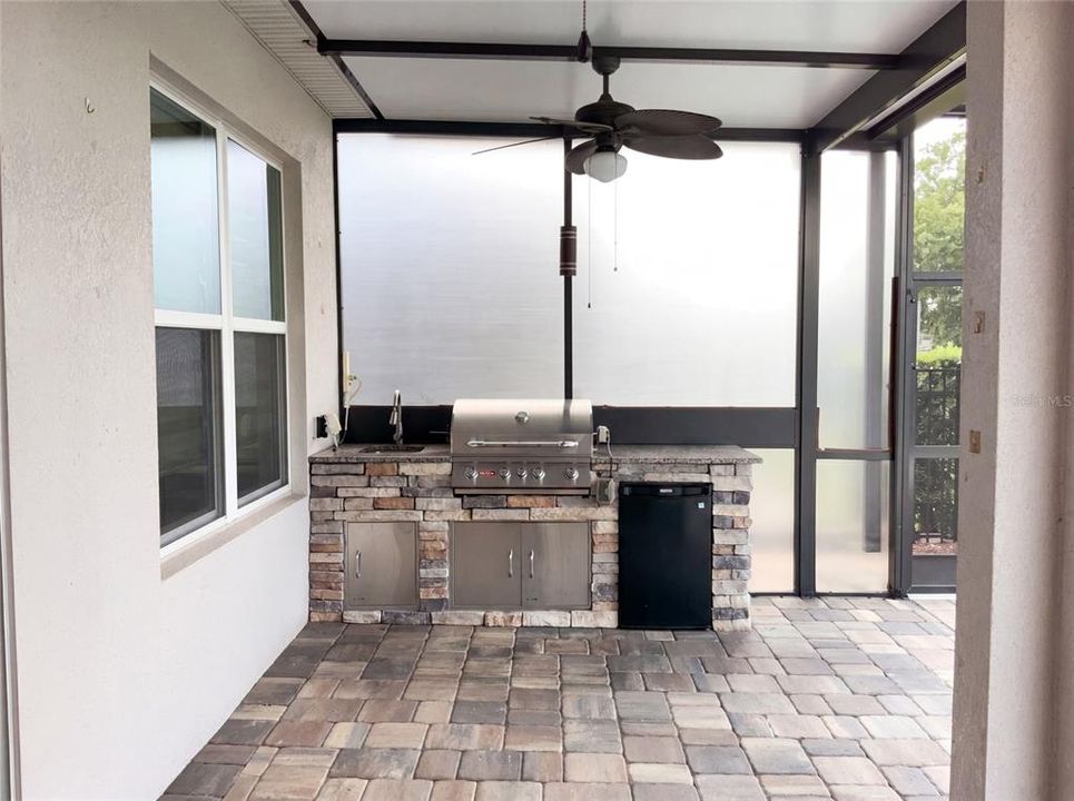 For Sale: $549,000 (3 beds, 2 baths, 1904 Square Feet)
