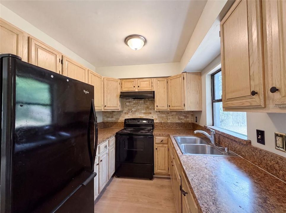 На продажу: $182,000 (2 спален, 2 ванн, 1143 Квадратных фут)