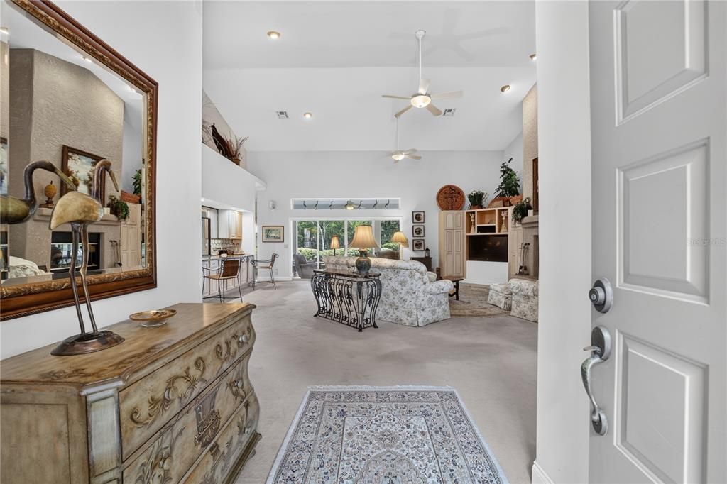 En Venta: $965,000 (3 camas, 3 baños, 3055 Pies cuadrados)