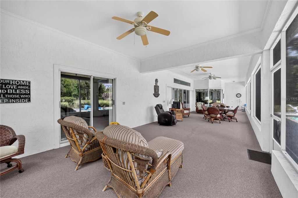 En Venta: $965,000 (3 camas, 3 baños, 3055 Pies cuadrados)