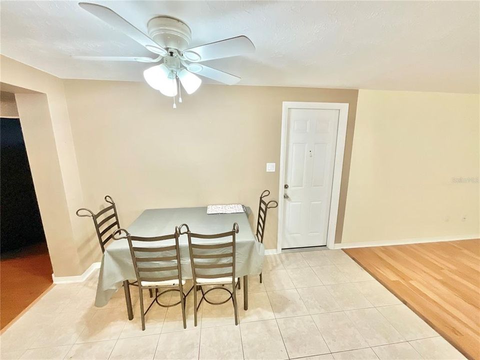 В аренду: $1,595 (2 спален, 2 ванн, 1158 Квадратных фут)