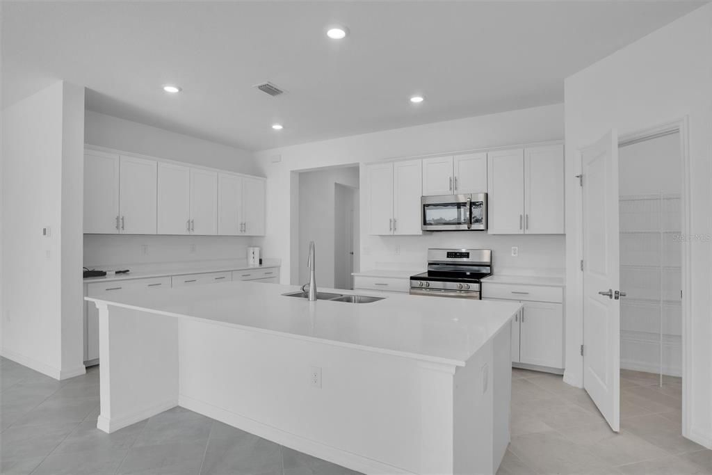 В аренду: $3,850 (3 спален, 3 ванн, 2214 Квадратных фут)