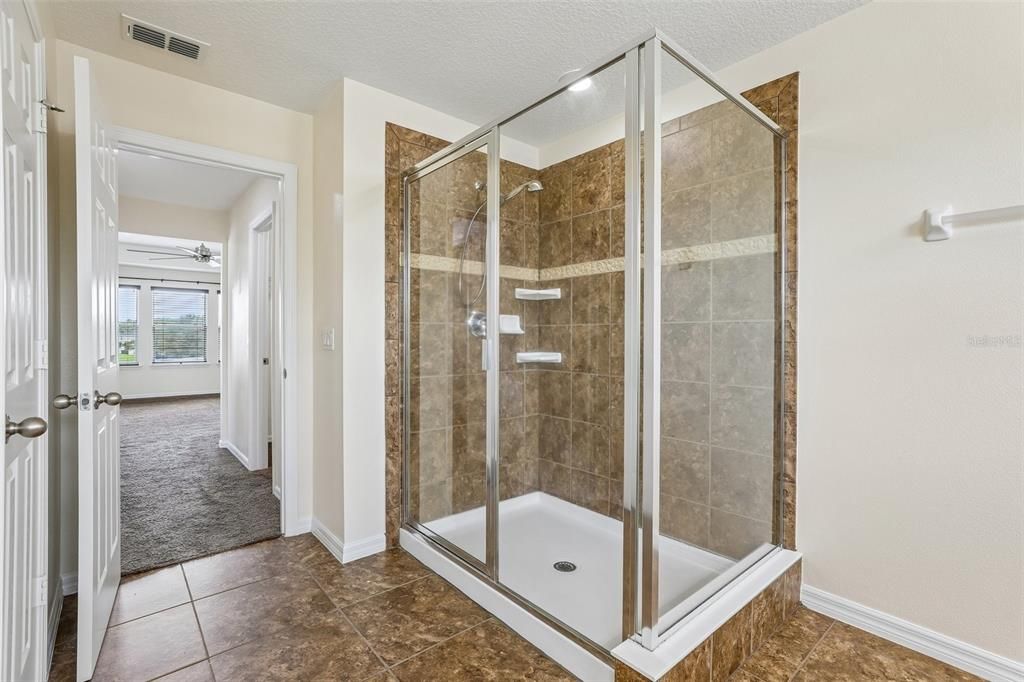 En Renta: $4,490 (5 camas, 4 baños, 3400 Pies cuadrados)