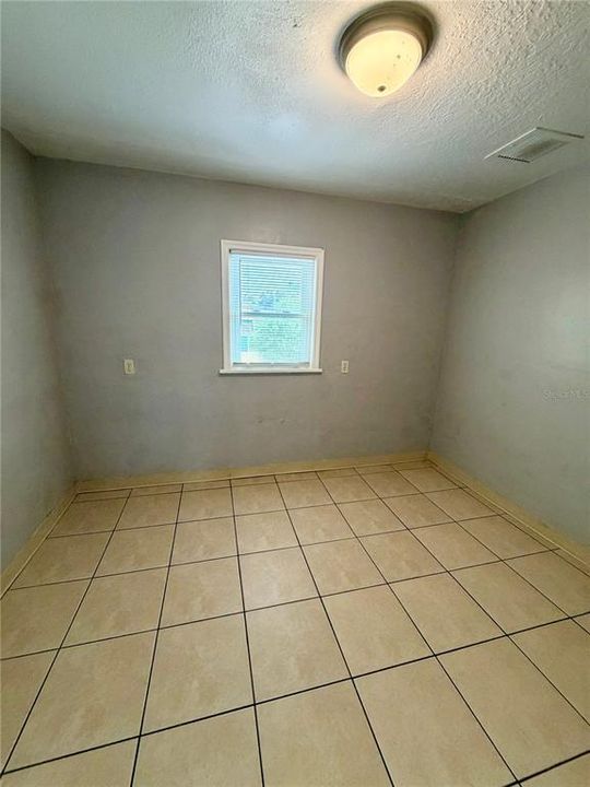 В аренду: $1,950 (3 спален, 1 ванн, 1025 Квадратных фут)