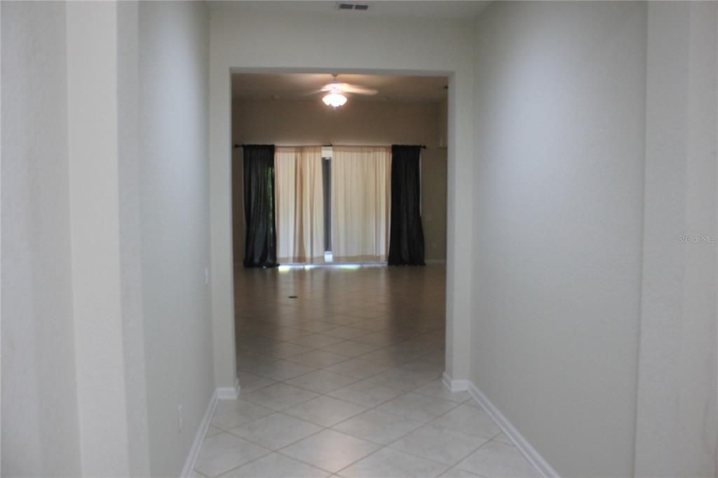 En Renta: $2,795 (3 camas, 2 baños, 1868 Pies cuadrados)