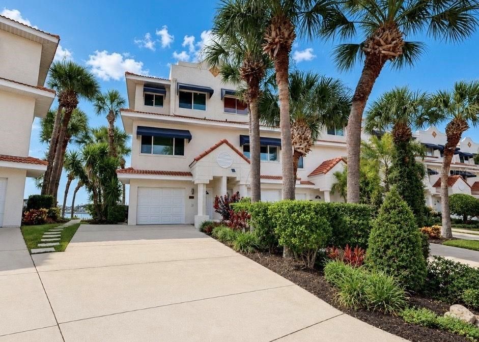 В аренду: $5,795 (4 спален, 4 ванн, 2275 Квадратных фут)
