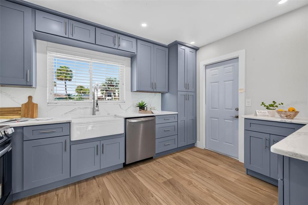 Active With Contract: $535,000 (3 beds, 2 baths, 1501 Square Feet)