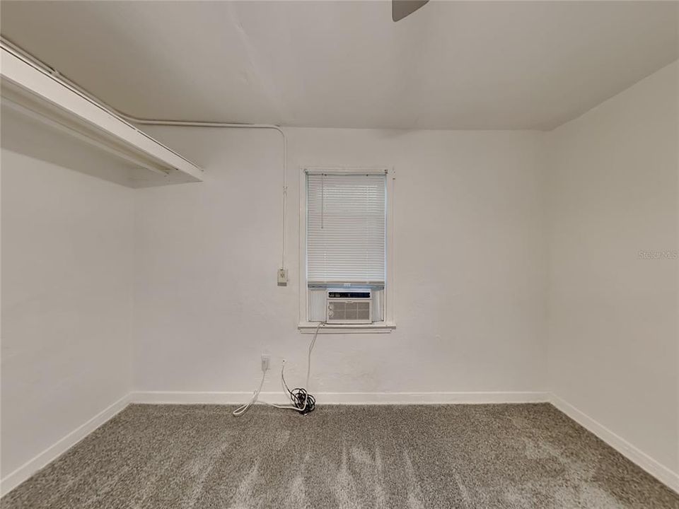 For Rent: $1,000 (1 beds, 1 baths, 490 Square Feet)