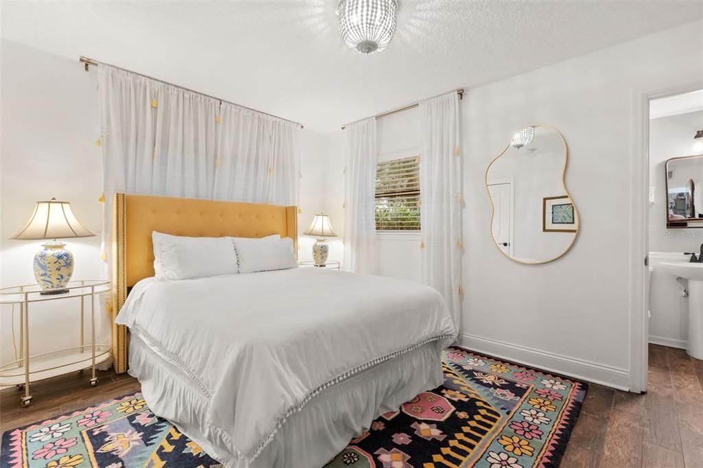En Venta: $775,000 (4 camas, 2 baños, 1899 Pies cuadrados)