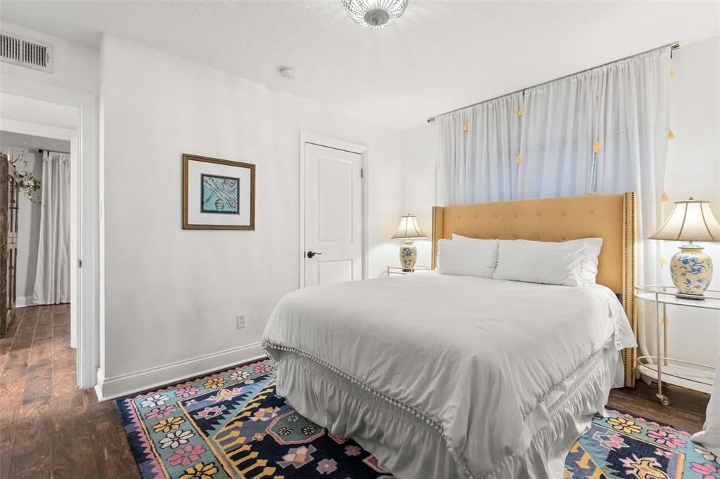 En Venta: $775,000 (4 camas, 2 baños, 1899 Pies cuadrados)