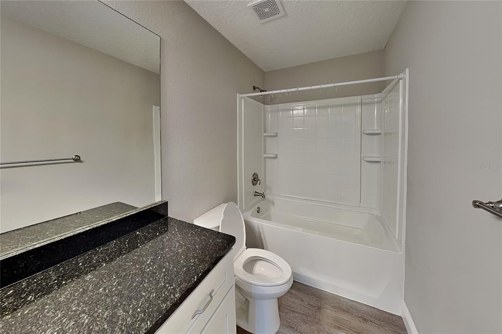 В аренду: $1,745 (4 спален, 2 ванн, 1636 Квадратных фут)