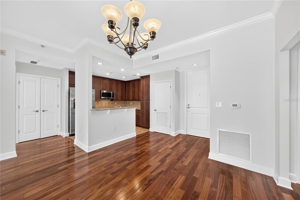 На продажу: $525,000 (2 спален, 2 ванн, 1129 Квадратных фут)