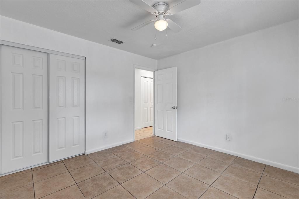 For Rent: $1,225 (2 beds, 1 baths, 785 Square Feet)