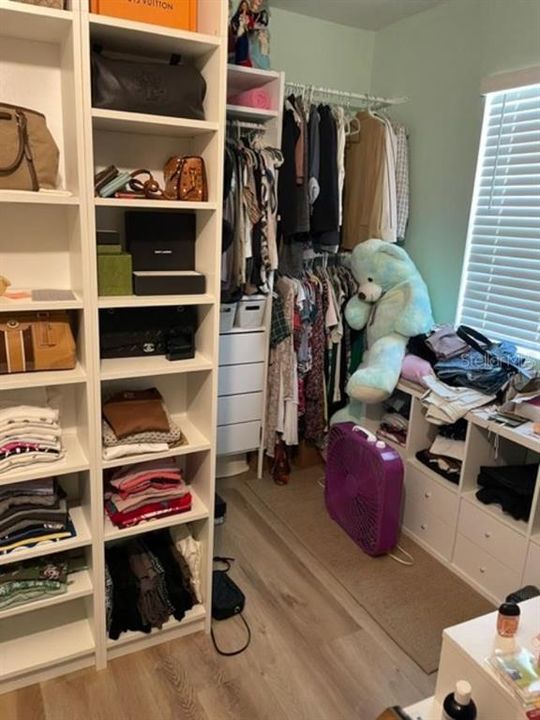 En Renta: $2,500 (4 camas, 3 baños, 2522 Pies cuadrados)