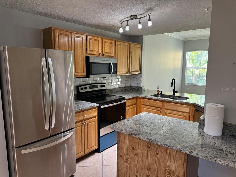 For Rent: $2,500 (3 beds, 2 baths, 1615 Square Feet)