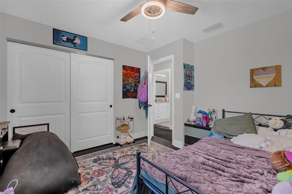 For Sale: $314,900 (3 beds, 2 baths, 1550 Square Feet)