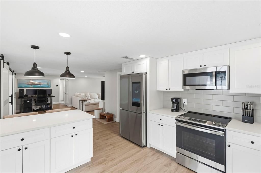For Sale: $319,000 (3 beds, 2 baths, 1365 Square Feet)