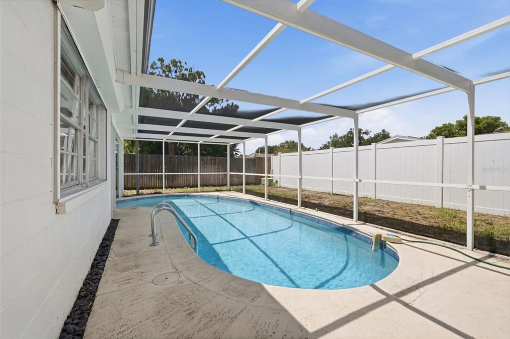 For Sale: $319,000 (3 beds, 2 baths, 1365 Square Feet)