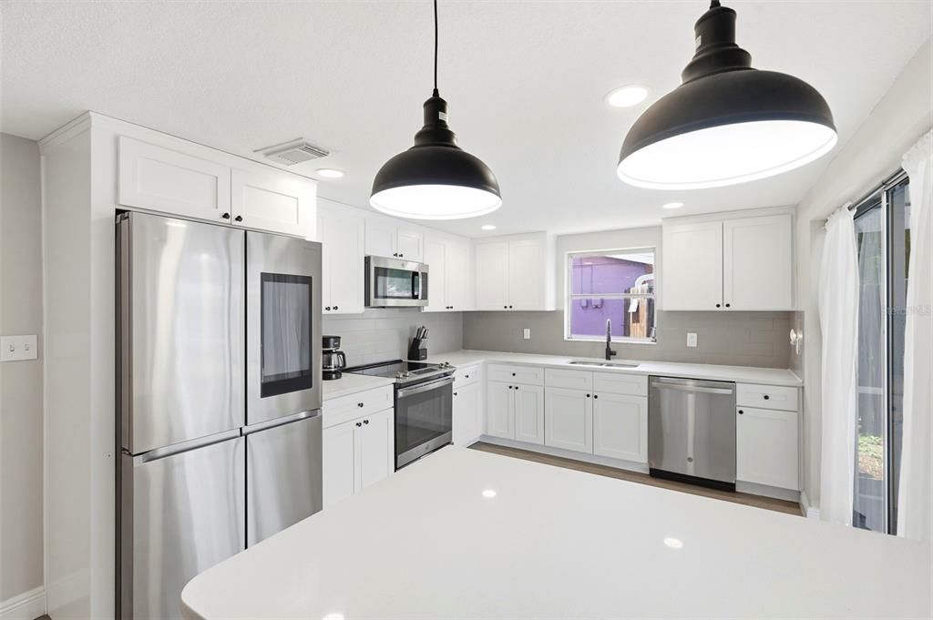 For Sale: $319,000 (3 beds, 2 baths, 1365 Square Feet)