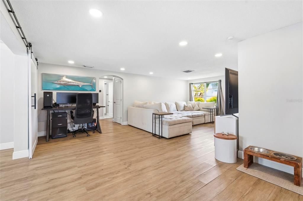 For Sale: $319,000 (3 beds, 2 baths, 1365 Square Feet)