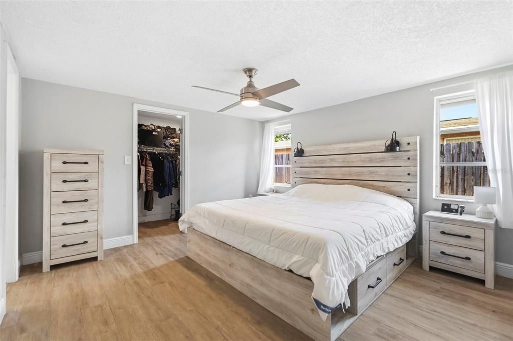 For Sale: $319,000 (3 beds, 2 baths, 1365 Square Feet)
