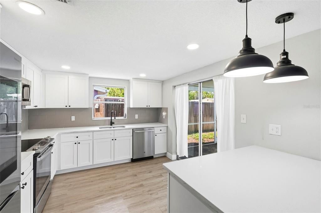 For Sale: $319,000 (3 beds, 2 baths, 1365 Square Feet)