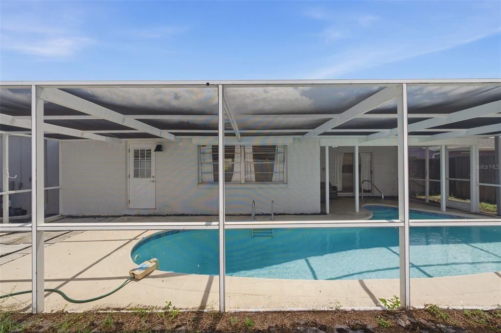 For Sale: $319,000 (3 beds, 2 baths, 1365 Square Feet)