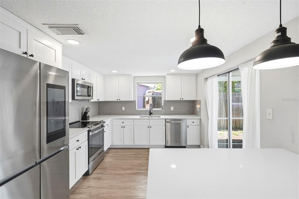 For Sale: $319,000 (3 beds, 2 baths, 1365 Square Feet)
