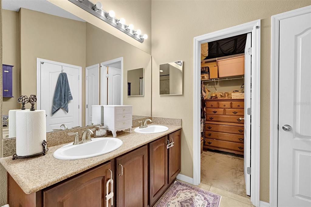 Activo con contrato: $249,990 (3 camas, 2 baños, 1686 Pies cuadrados)
