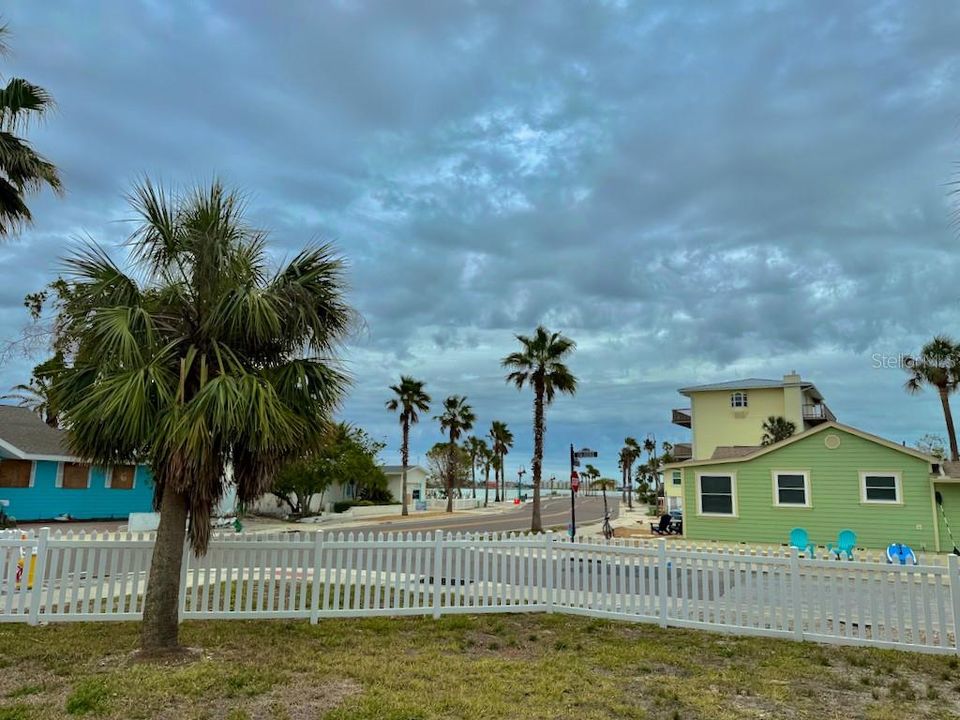 For Sale: $900,000 (0.11 acres)