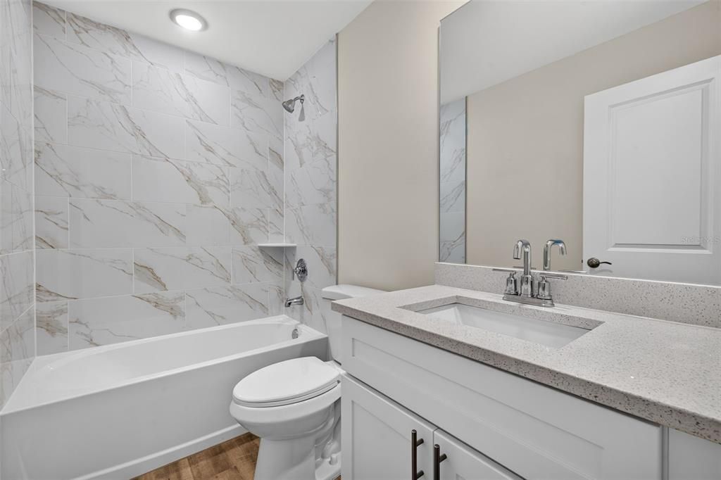 En Venta: $329,900 (3 camas, 3 baños, 1818 Pies cuadrados)