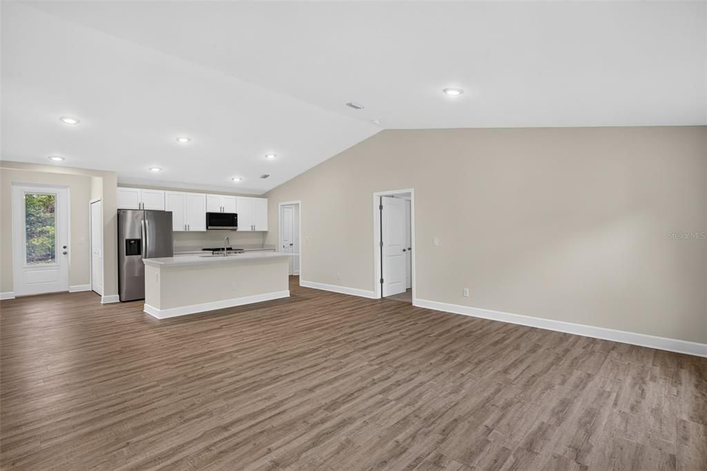 En Venta: $329,900 (3 camas, 3 baños, 1818 Pies cuadrados)