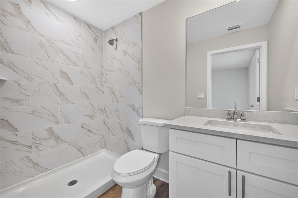 En Venta: $329,900 (3 camas, 3 baños, 1818 Pies cuadrados)