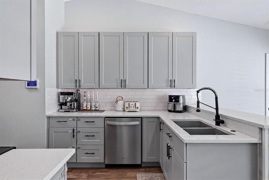For Sale: $425,000 (3 beds, 2 baths, 1376 Square Feet)