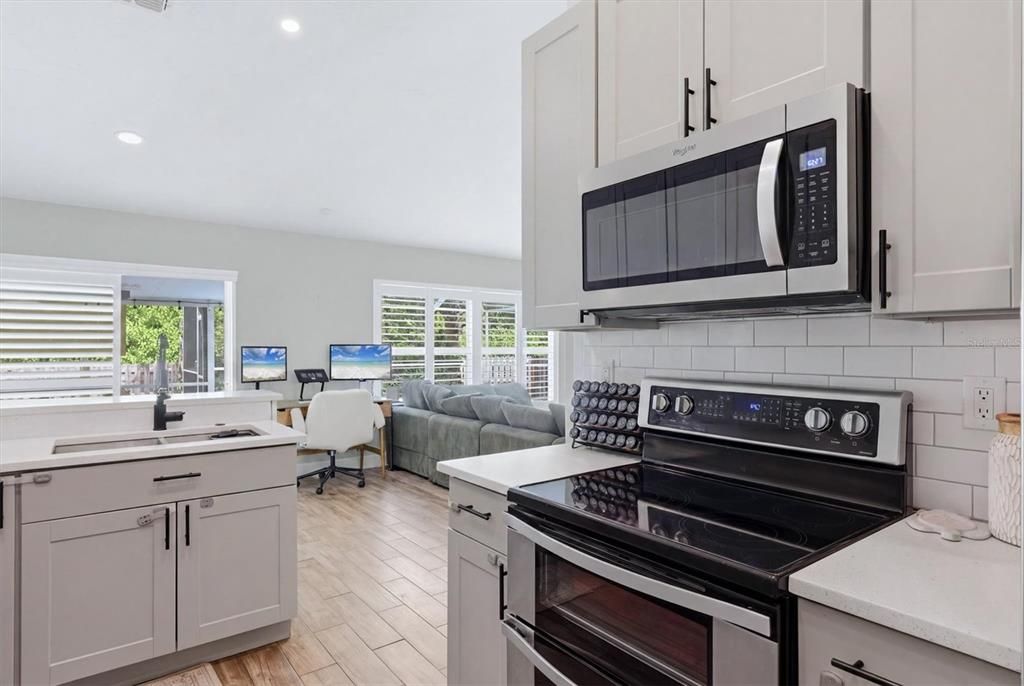 For Sale: $425,000 (3 beds, 2 baths, 1376 Square Feet)