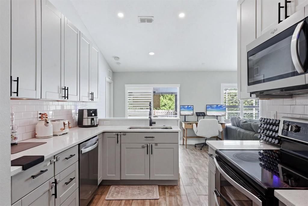 For Sale: $425,000 (3 beds, 2 baths, 1376 Square Feet)
