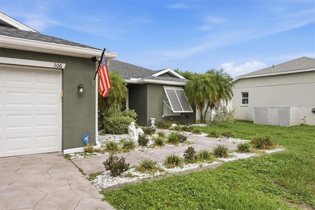 For Sale: $425,000 (3 beds, 2 baths, 1376 Square Feet)