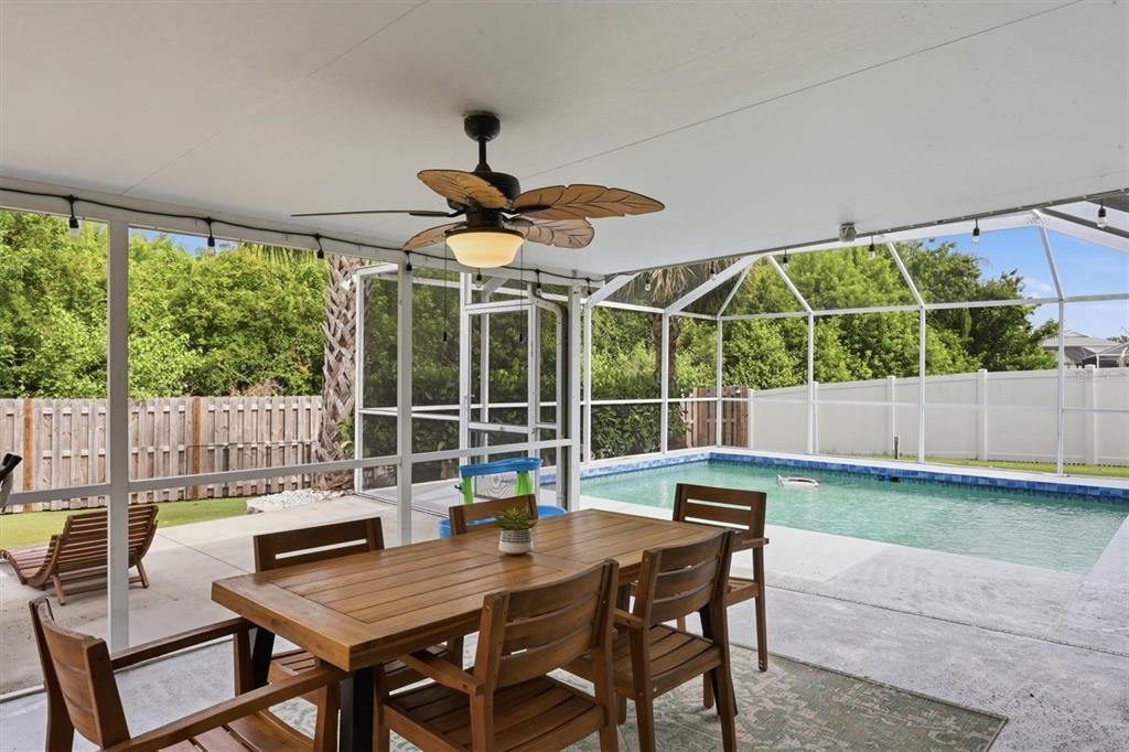 For Sale: $425,000 (3 beds, 2 baths, 1376 Square Feet)