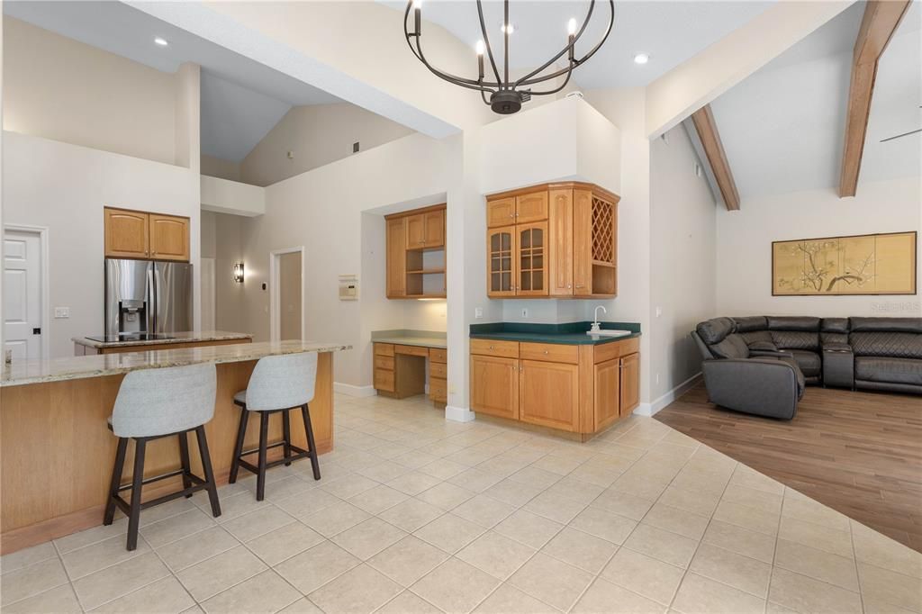 Active With Contract: $899,000 (3 beds, 3 baths, 2986 Square Feet)
