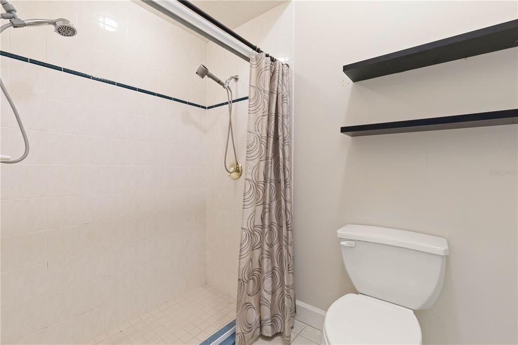 Active With Contract: $899,000 (3 beds, 3 baths, 2986 Square Feet)