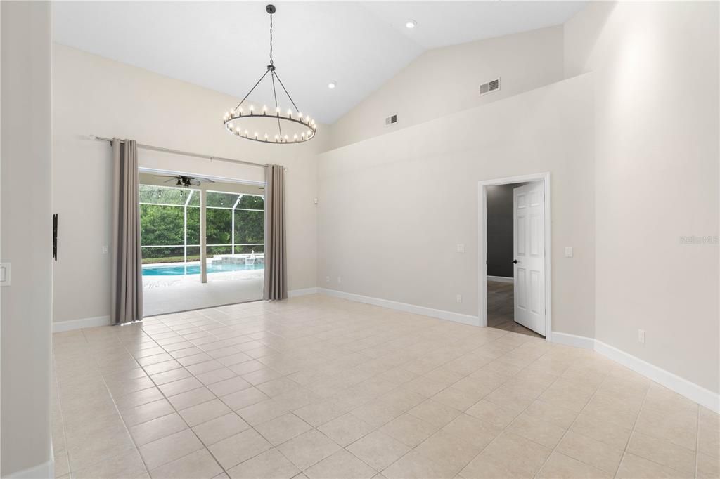 Active With Contract: $899,000 (3 beds, 3 baths, 2986 Square Feet)