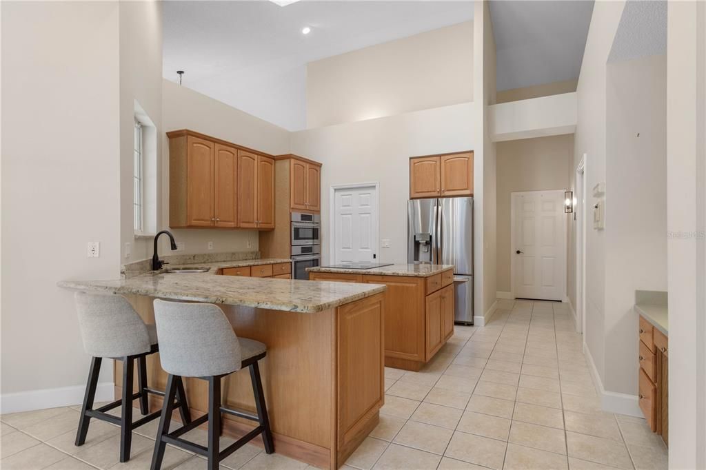 Active With Contract: $899,000 (3 beds, 3 baths, 2986 Square Feet)