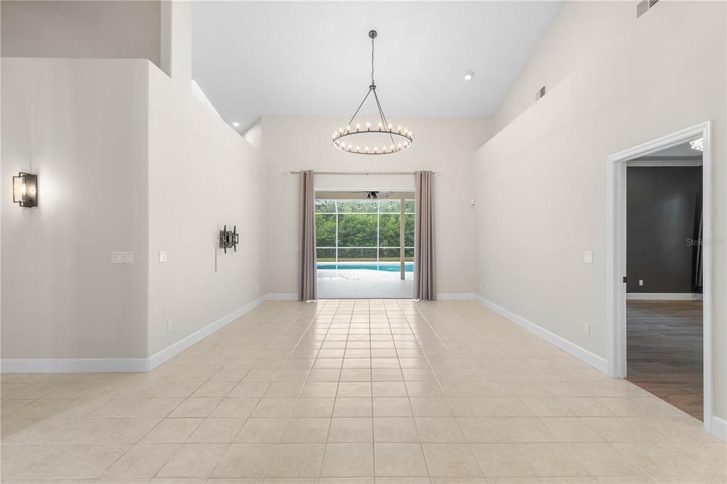Active With Contract: $899,000 (3 beds, 3 baths, 2986 Square Feet)