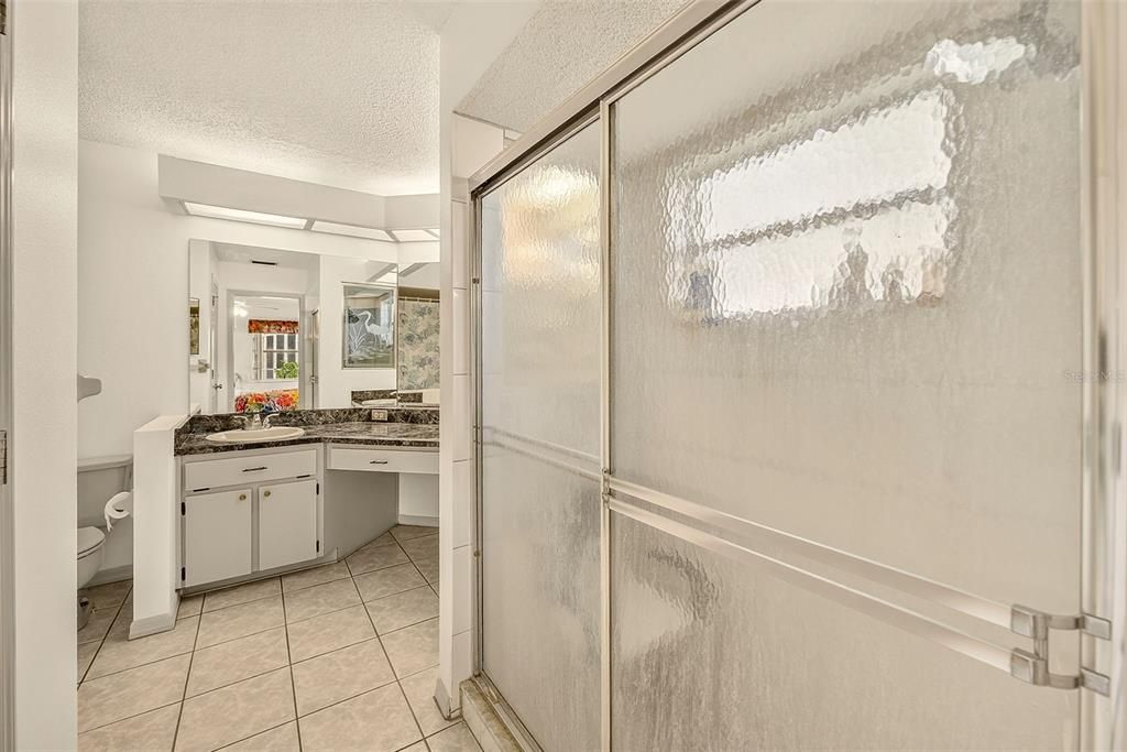 На продажу: $374,900 (3 спален, 2 ванн, 1775 Квадратных фут)