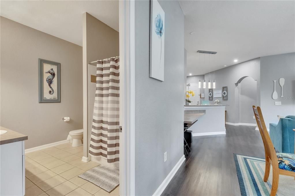 En Venta: $255,000 (4 camas, 2 baños, 1688 Pies cuadrados)