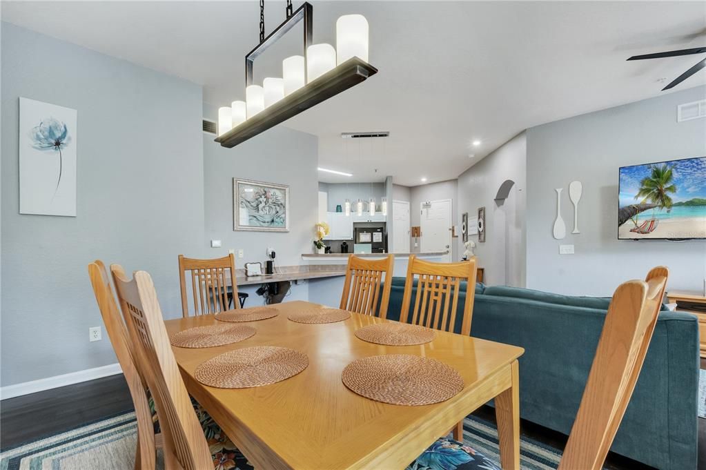 En Venta: $255,000 (4 camas, 2 baños, 1688 Pies cuadrados)