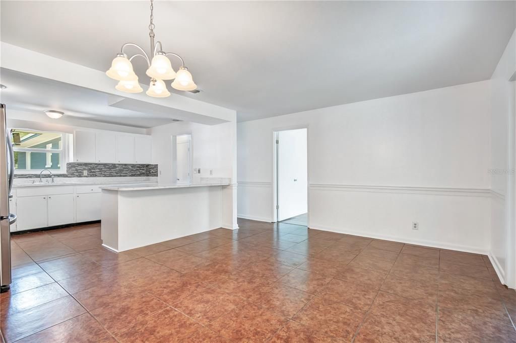 На продажу: $365,000 (4 спален, 2 ванн, 1768 Квадратных фут)